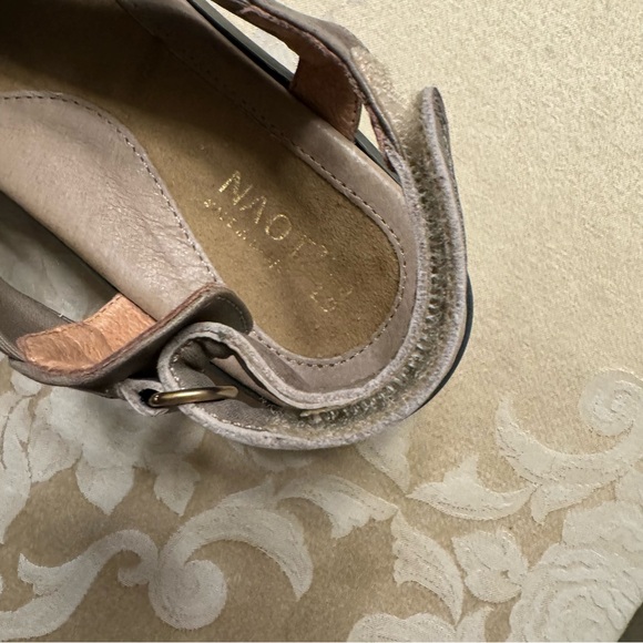 Naot Shoes Size 40 - Picture 8 of 9